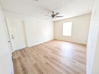 Building Photo - 6221-6223 Sandlin - B&amp;B