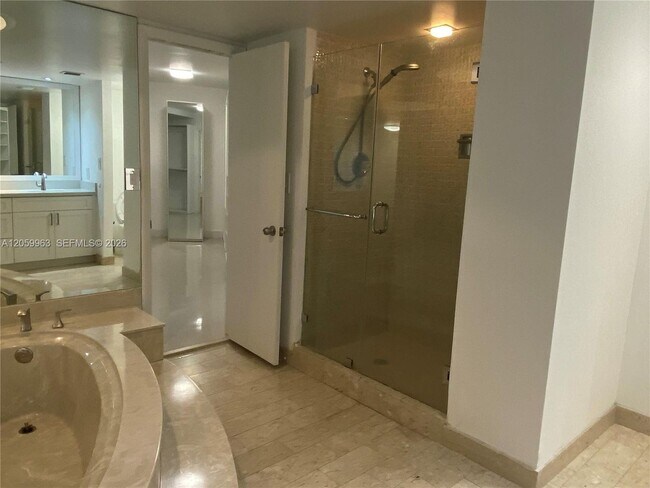 Building Photo - 1111 Crandon Blvd