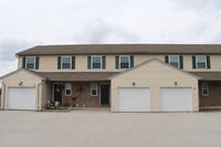 Building Photo - Recently Renovate 3 Bedroom Townhome