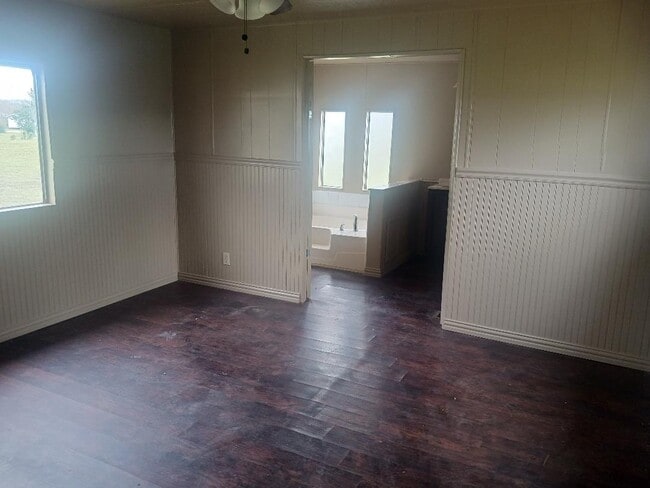 Building Photo - 5427 Arrowhead Dr