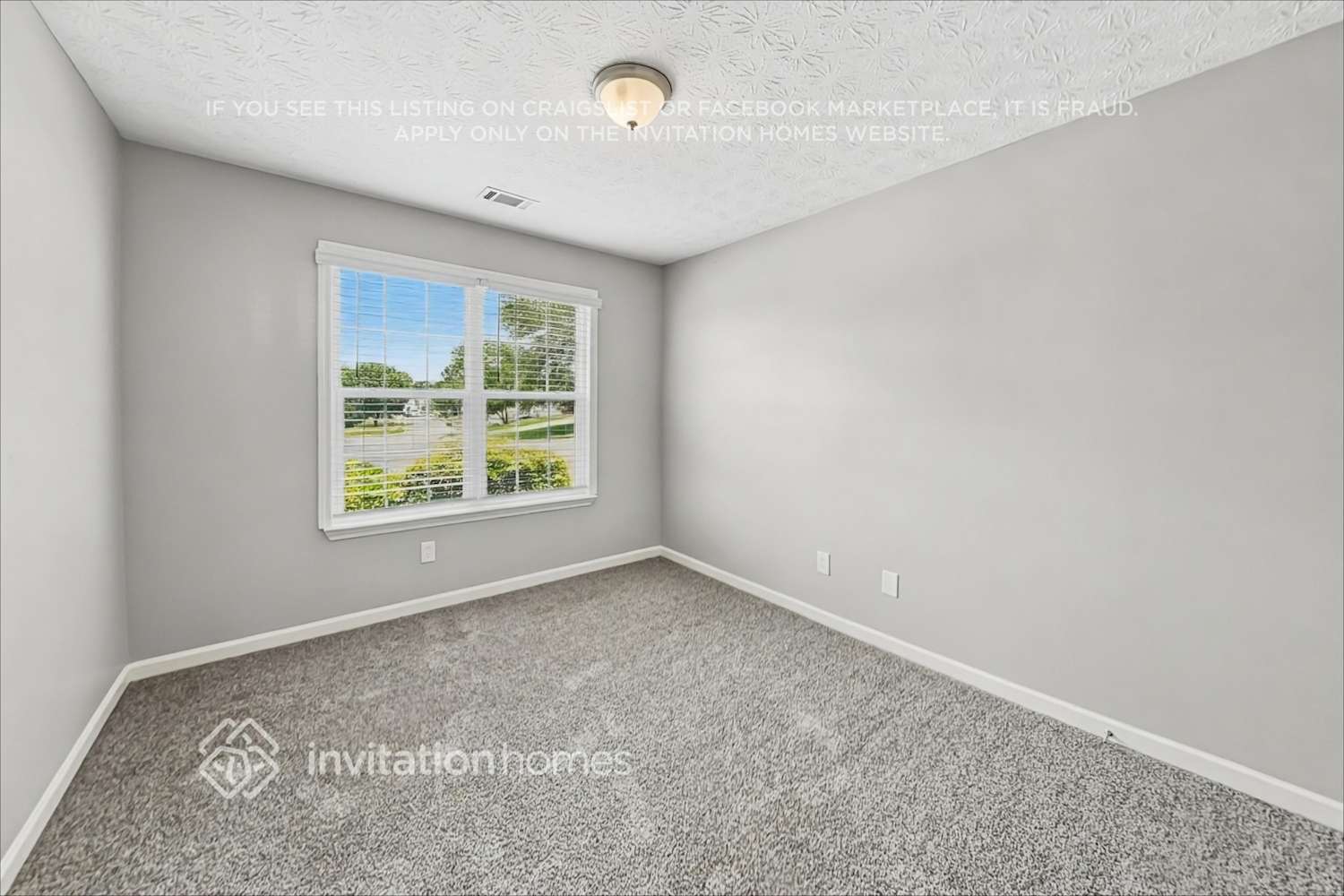 Building Photo - 90 Dairyland Dr