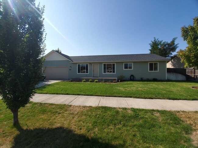 Primary Photo - Great Family Home