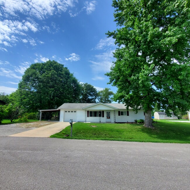 Building Photo - 14 Burl Dr