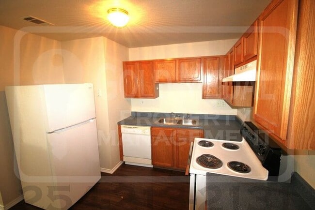 Building Photo - 3402 Barcelona Dr