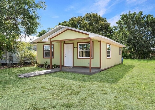 Primary Photo - 825 Booker Ave