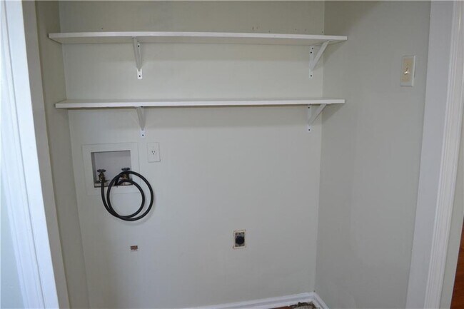 Building Photo - 555 Lee Byrd Rd