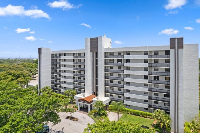Building Photo - 1266 S Military Trail