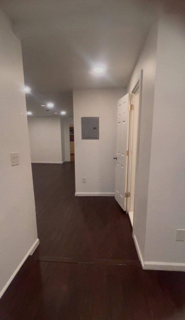 Building Photo - 4207 Grand Ave