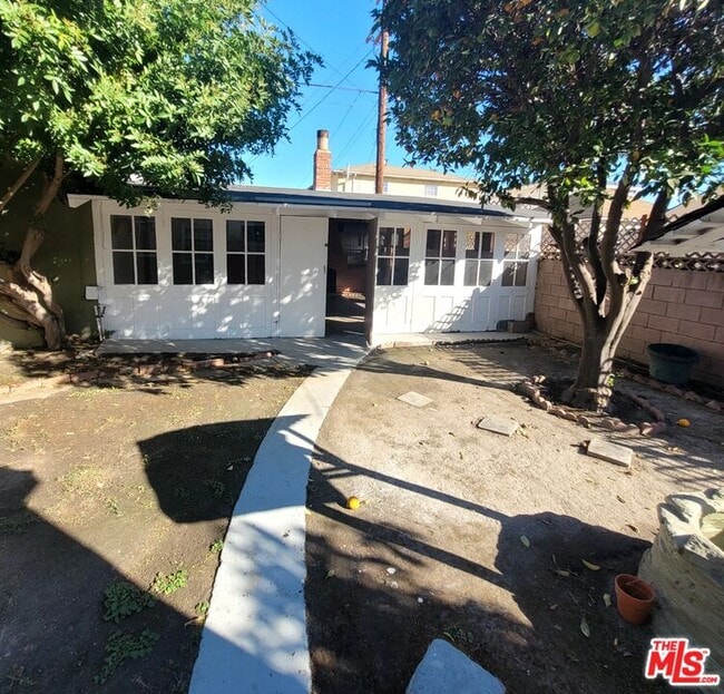 Building Photo - 3760 Wellington Rd