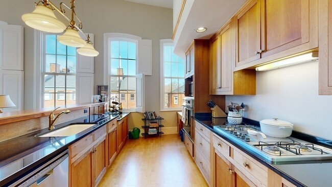 Building Photo - 39 State St