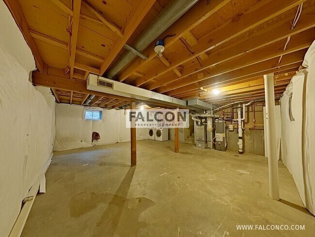 Building Photo - 6974 Metropolitan St