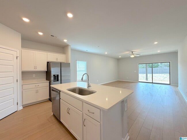 Building Photo - 14707 Mountain Strm Dr