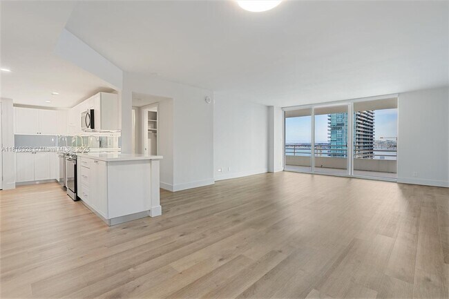 Building Photo - 555 NE 34th St