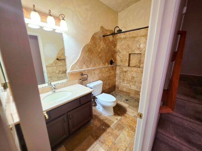 Building Photo - 4 Bed 2.5 Bath- 42nd St & Shea- Pool- Move in special