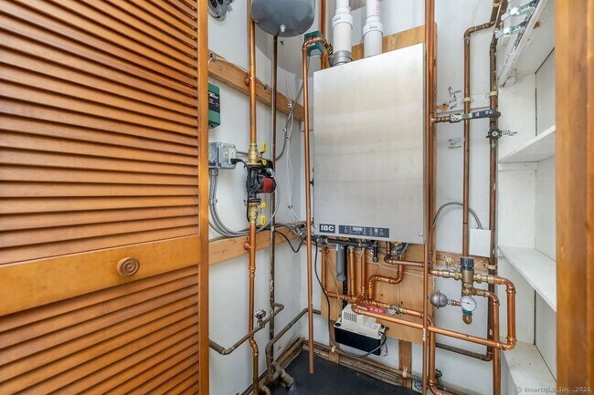 Building Photo - 46 Millbrook Ct