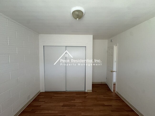Building Photo - Charming 2bd/1ba Duplex near 47th Ave & Hwy 99