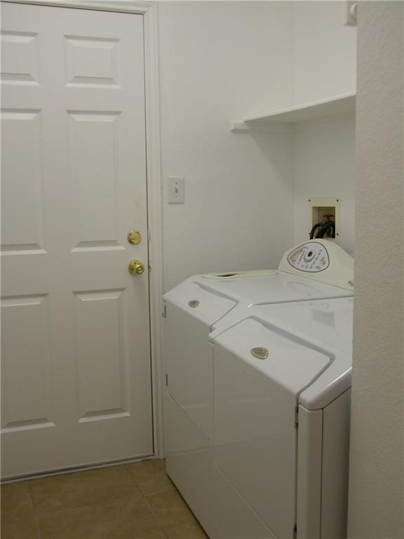 Building Photo - 2054 Kimbrook Dr