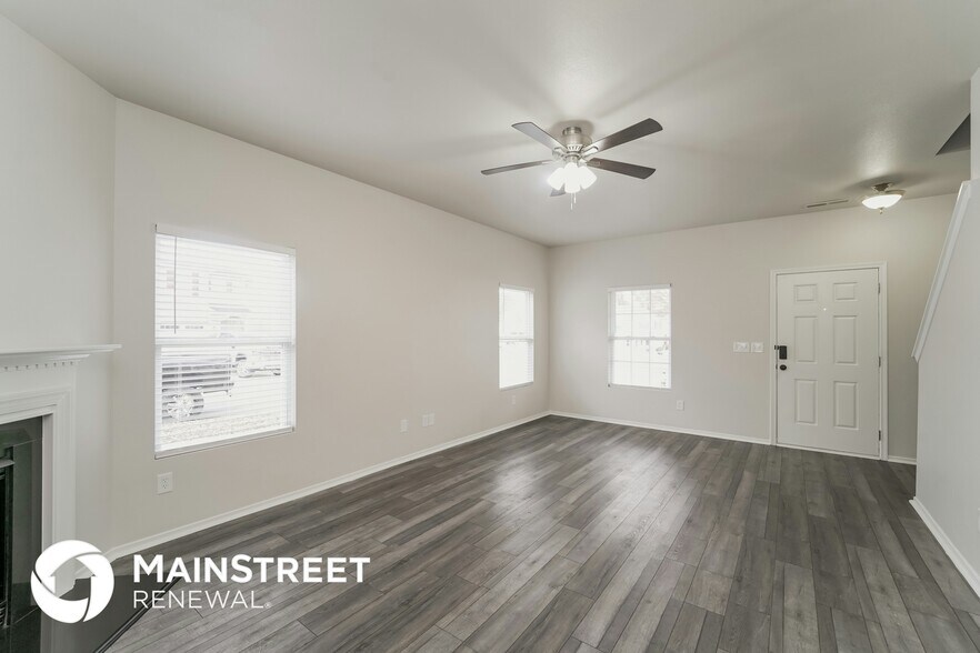 Building Photo - 1054 Black Oak Dr