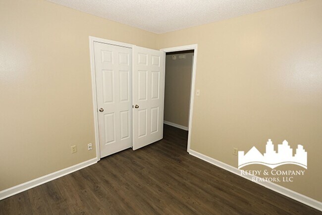 Building Photo - 2189 Rocky Stream Dr