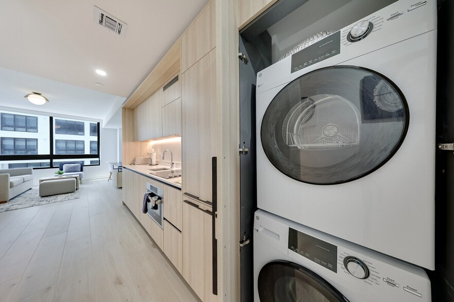 Building Photo - 36 NE 2nd St