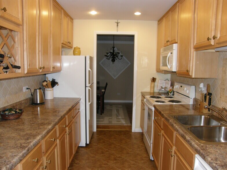 Building Photo - 920 Beau Dr