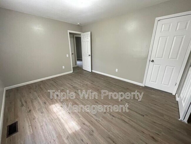 Building Photo - 1725 Orletto Way