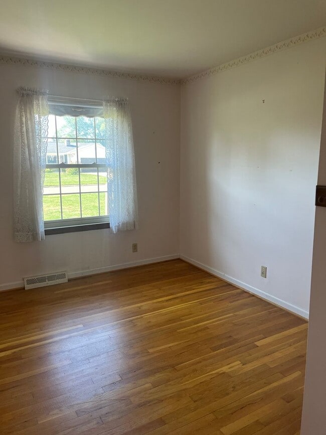 Building Photo - Charming Ranch - Coming Soon