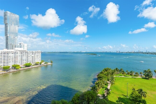 Building Photo - 2000 N Bayshore Dr