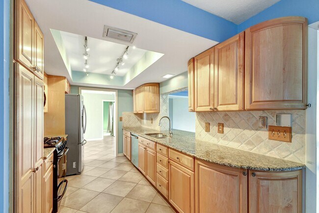 Building Photo - 1753 W Terrace Dr