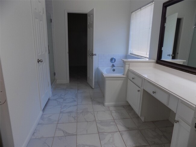 Building Photo - 1918 Appleton Dr