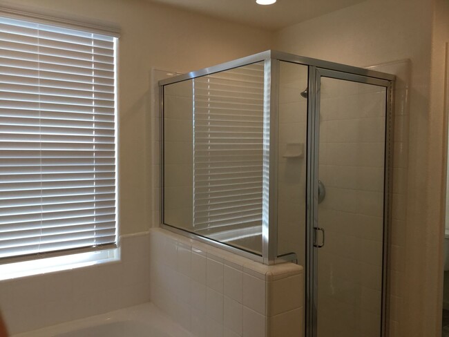 Building Photo - Welcome to Riverstone!!!