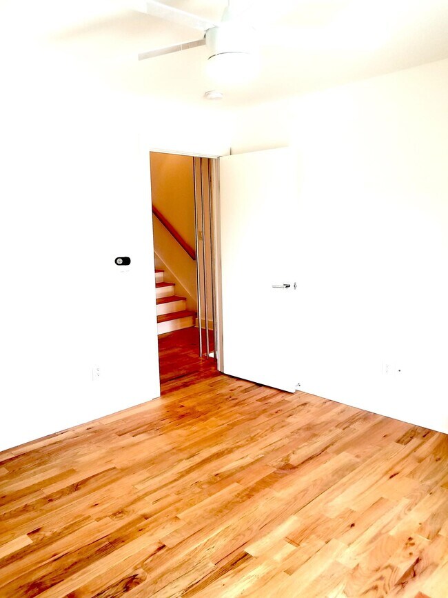 Building Photo - 517 Weakley Ave