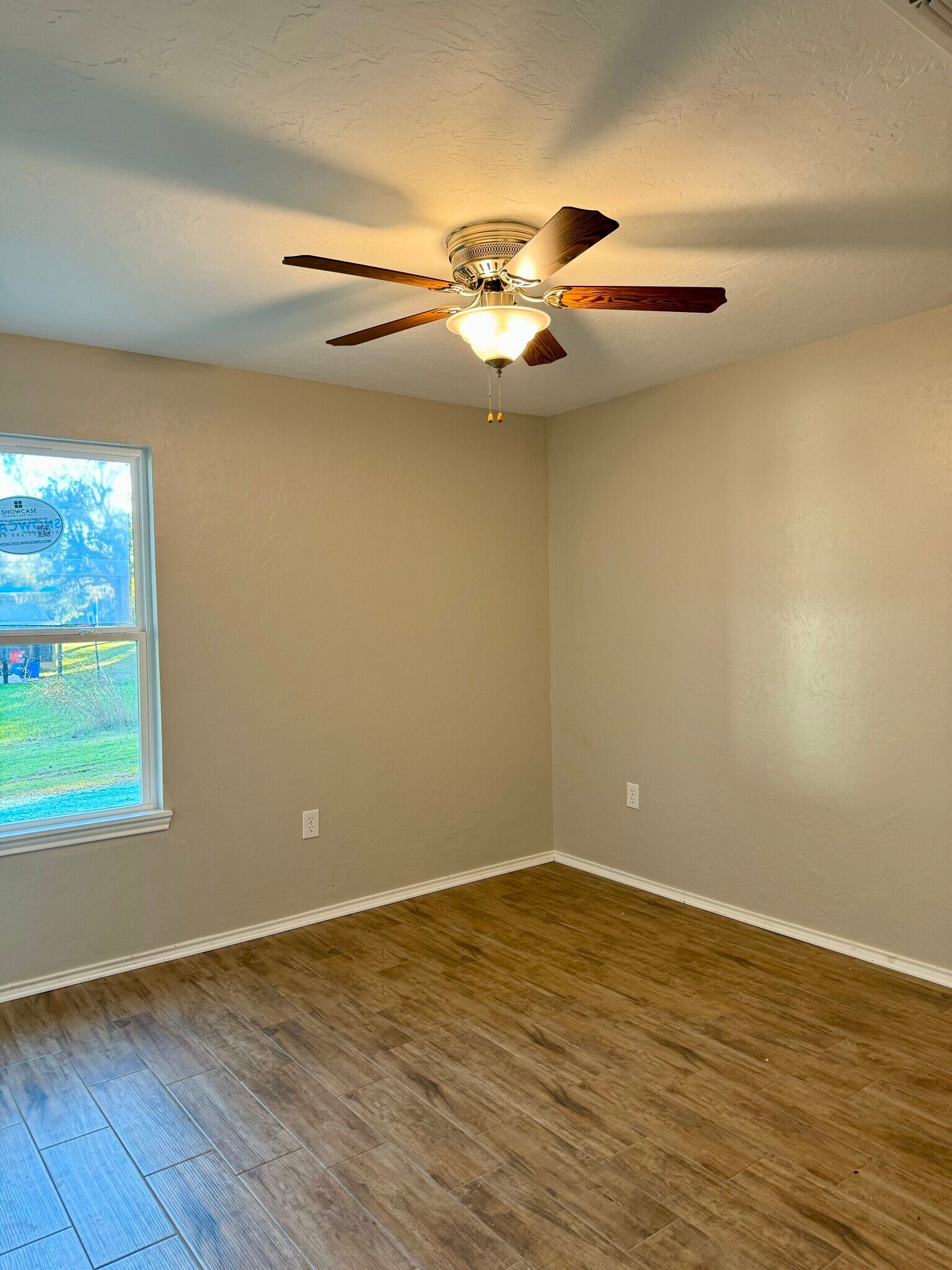 Building Photo - 203 Crestview