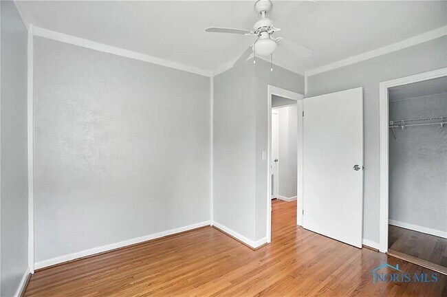 Building Photo - 533 W 8th St