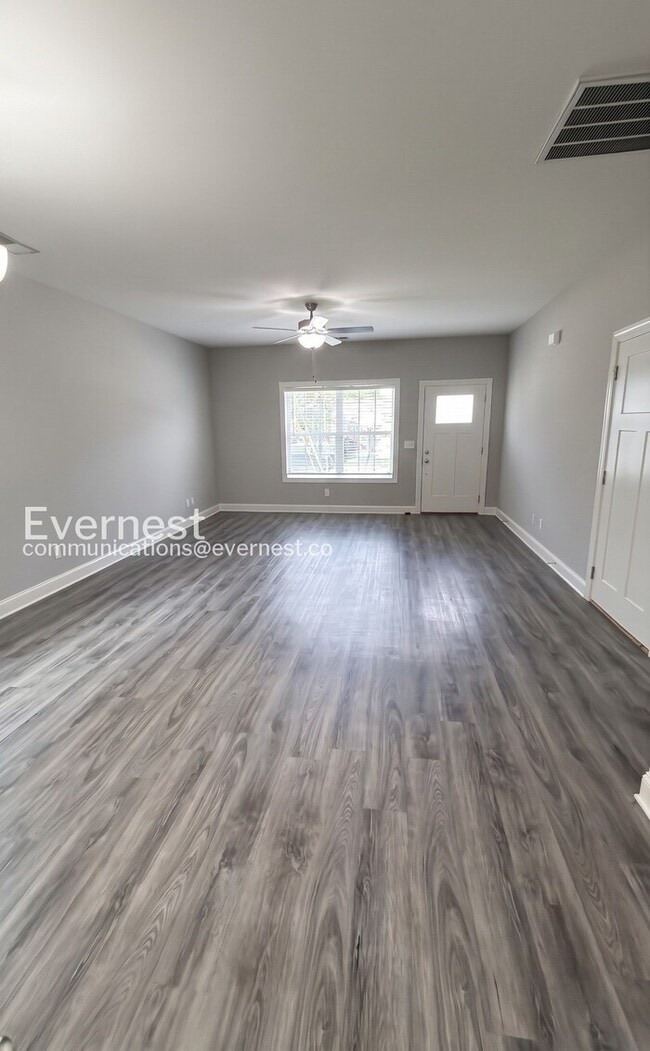 Building Photo - PROMO: 50% off the first month's rent! Adorable 3-Bedroom Home Near Downtown Chattanooga with 2-c...