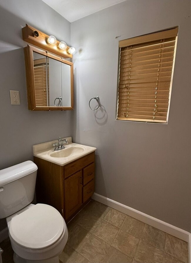 Building Photo - Meadowlark Ranch! 3 bed, 1 bath
