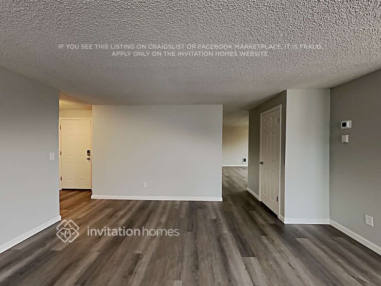Building Photo - 12428 42nd Ave NE