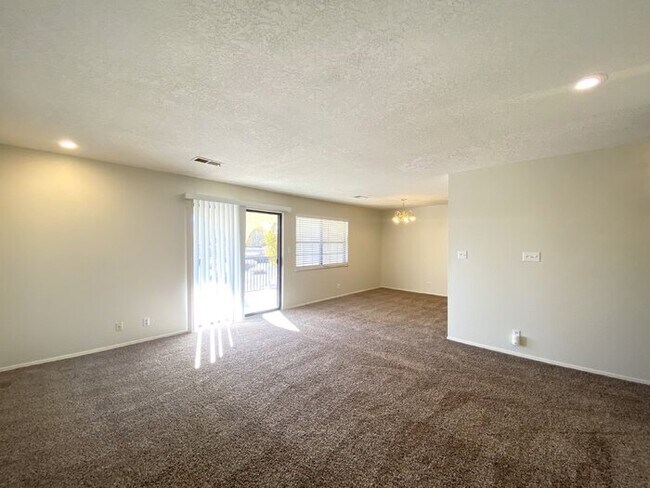 Building Photo - 2nd Floor - 2BR/2Bath - Balcony - 1Car Garage