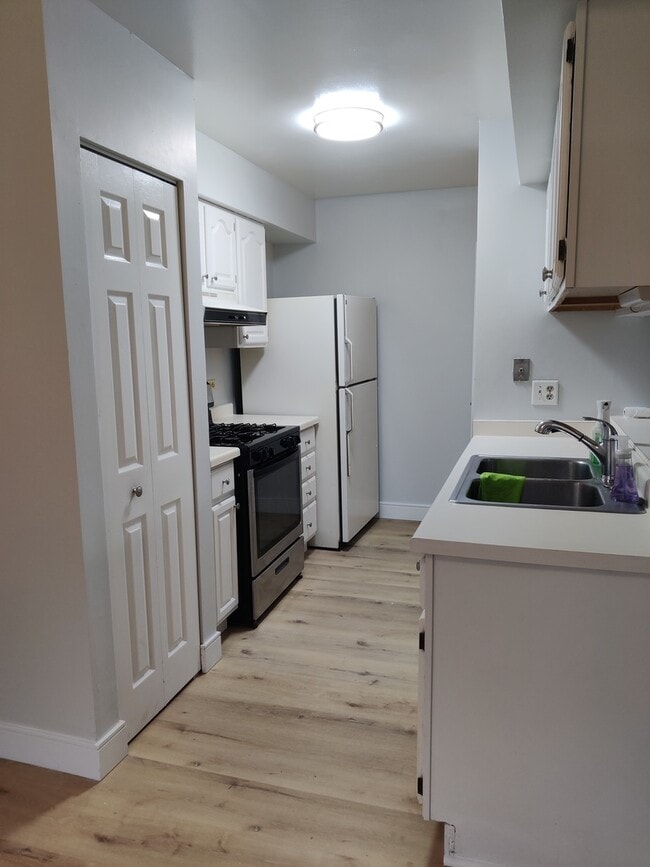 Building Photo - 2526 Berkshire Ct