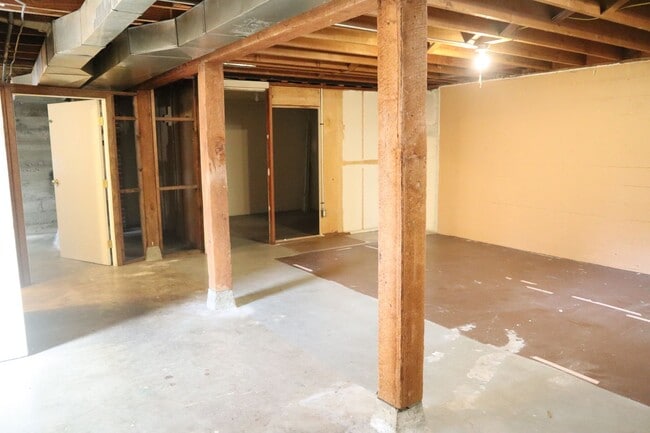 Building Photo - r614beechstduplexv