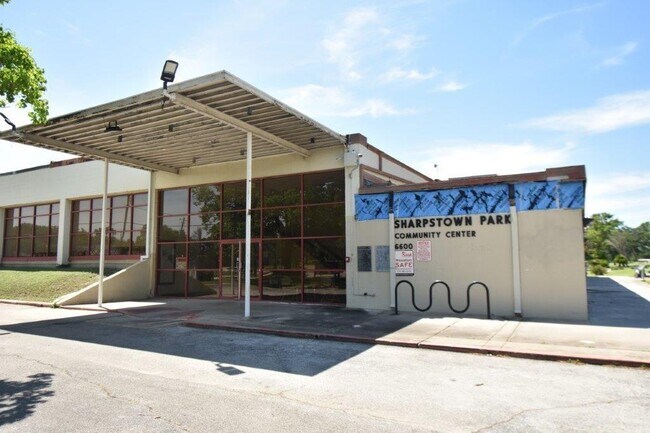 Building Photo - 6602 Harbor Town Dr