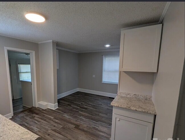 Building Photo - 1203 W Crowell St