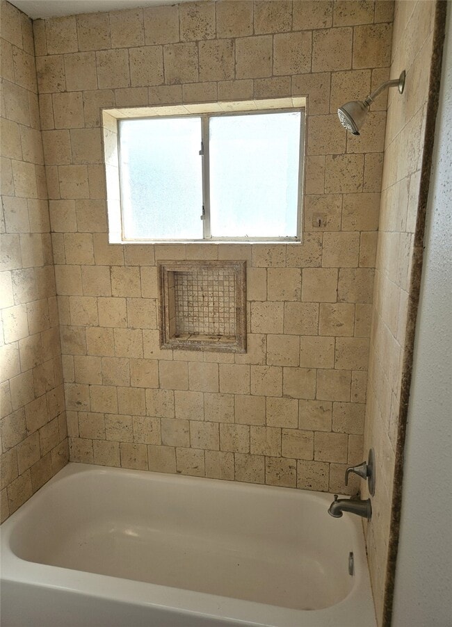 Building Photo - 16927 Barkentine Ln