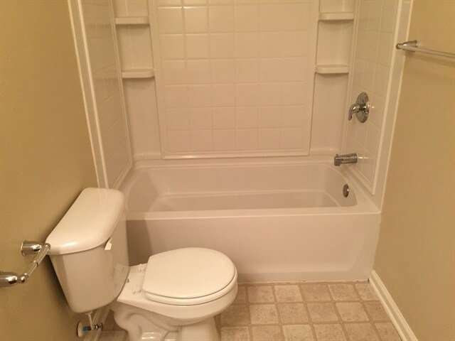 Building Photo - 12 Willow Lakes Dr