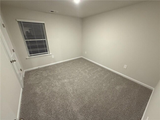 Building Photo - 2044 Avalon Rdg