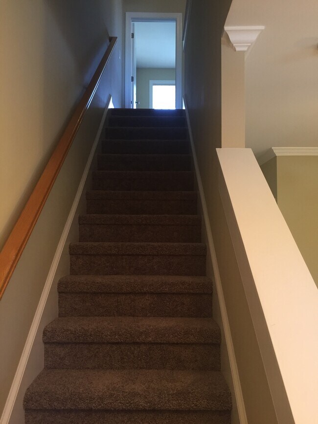 Building Photo - Greenville - 2BD/2.5BA, 1300SF