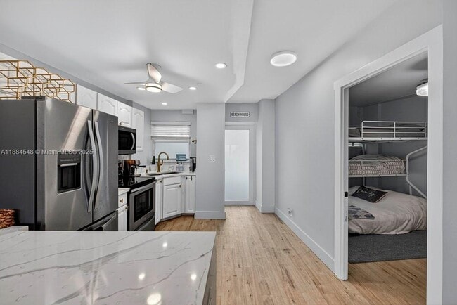 Building Photo - 710 N Ocean Blvd