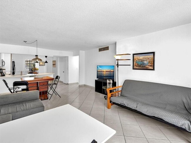 Building Photo - 2 bedroom in North Miami Beach FL 33179