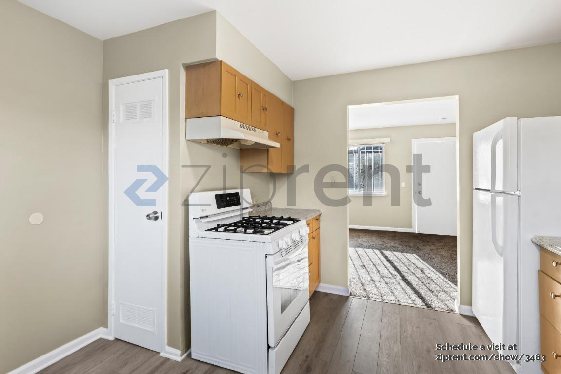 Building Photo - 1379 Harmon St