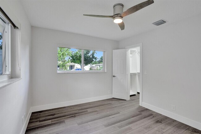 Building Photo - 5361 SW 7th St